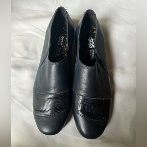 SAS Women Nora Navy Blue Leather Slip On Loafers Size 9.5 M Lizard Print comfort